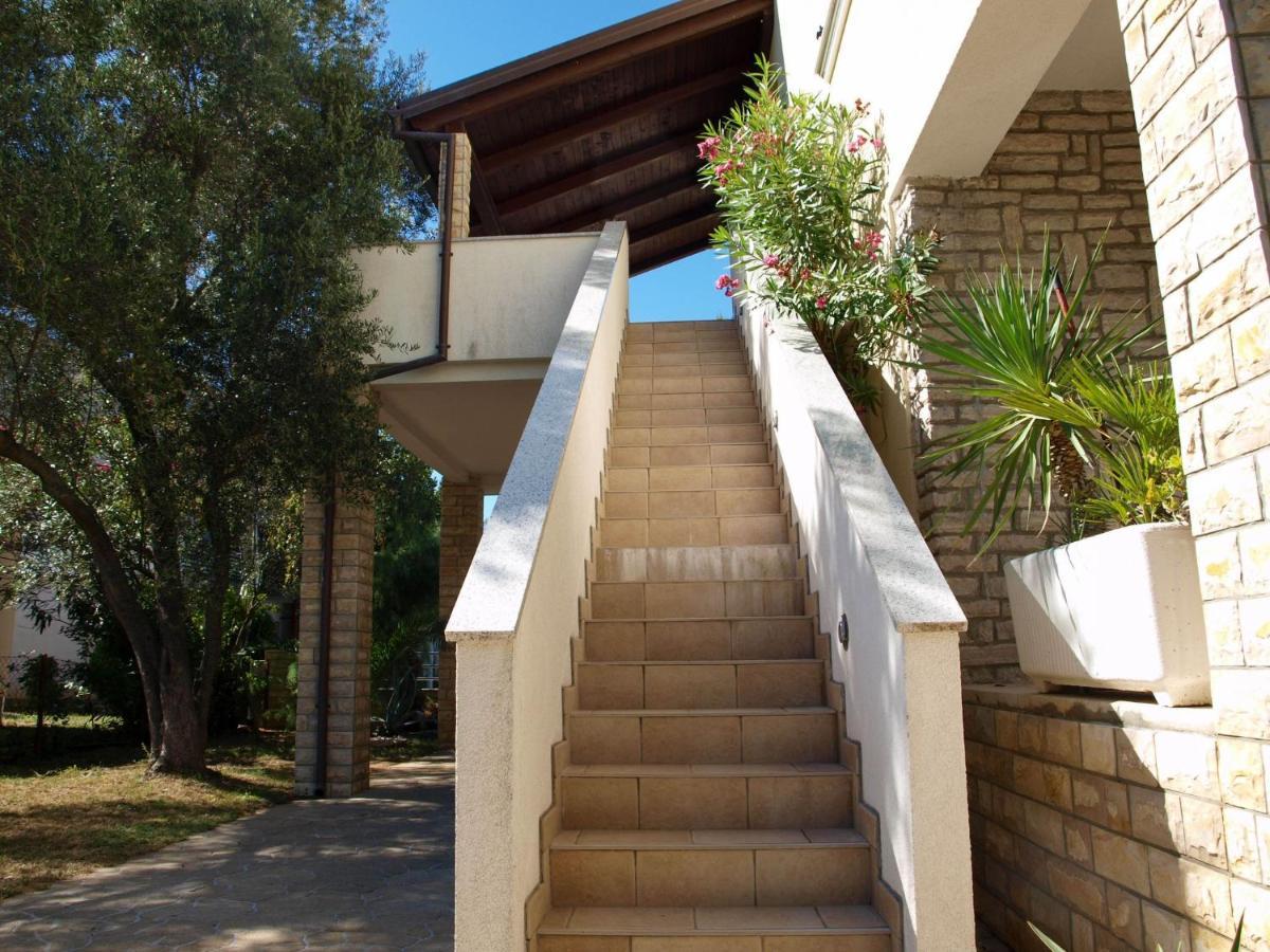 Kristi Apartment Complex Near The Sandy Beach - By Ta Leut Agency Privlaka  Exterior photo
